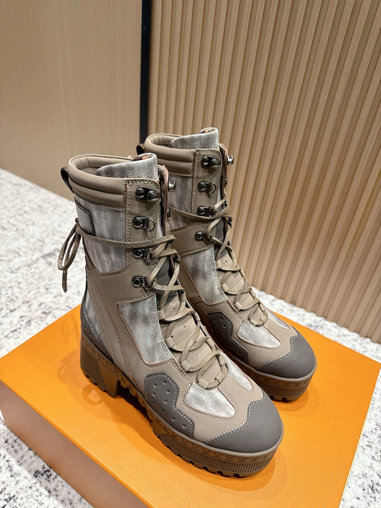 COCO-- 8V 1AISC3 cowhide Heel height ：7cm Waterproof：3.5cm item:E-X362J2912